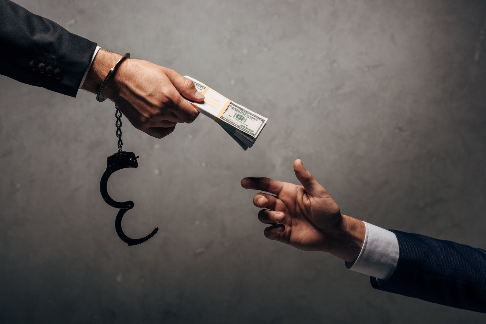 El coste oculto de la corrupción: Cómo afecta al bolsillo de todos los españoles