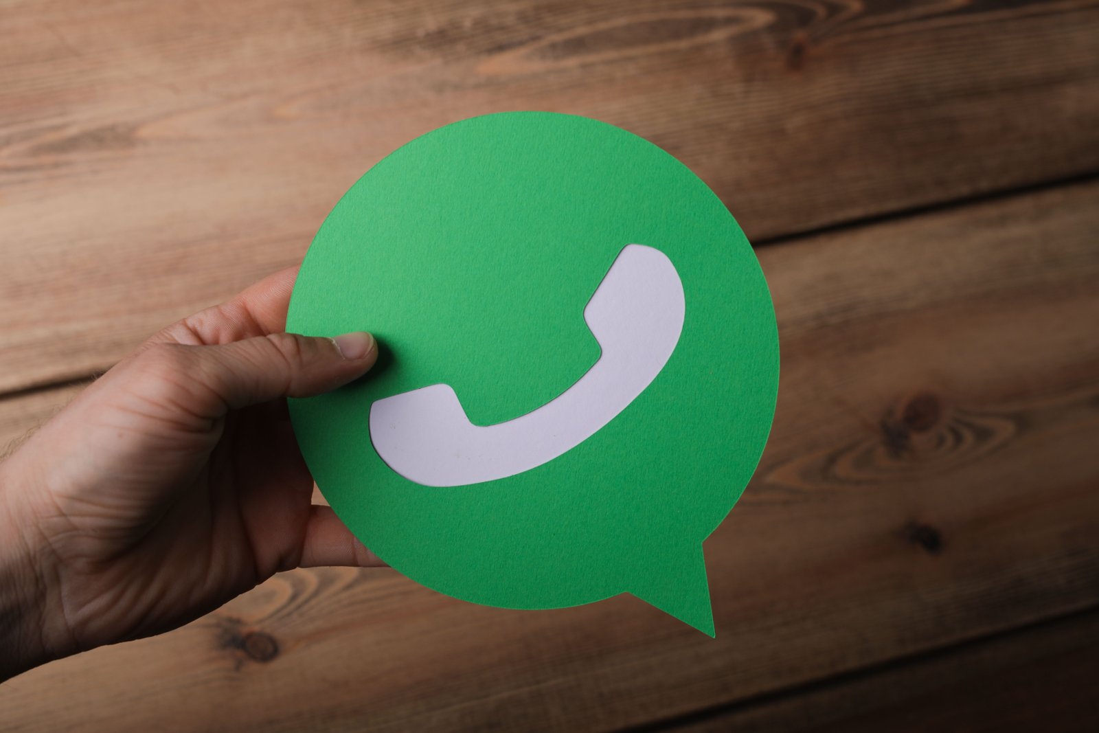 CNMV alerta sobre nuevas estafas financieras en WhatsApp: Cómo protegerte en 2025